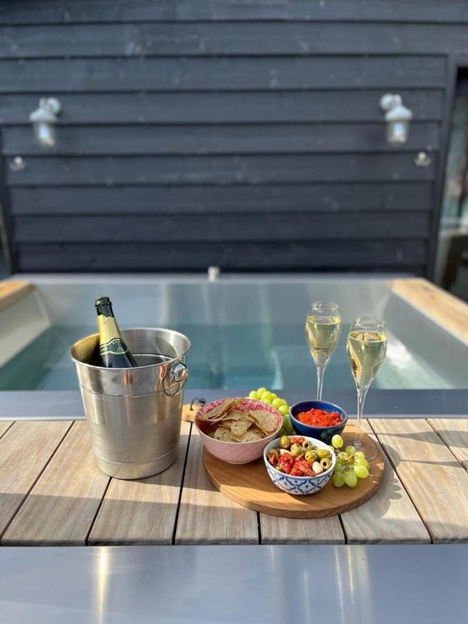 Luxury Barn With Hot Tub, Spa Treatments, Private Dining Little Budworth Екстер'єр фото